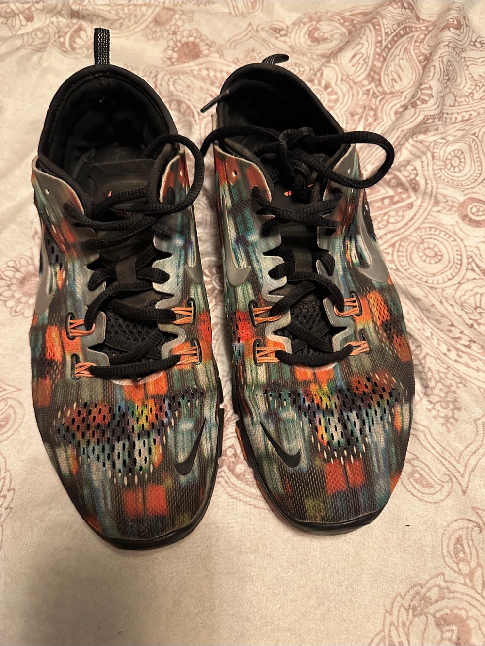 Nike Men's Multicolor Mesh Athletic Sneakers with Black Laces